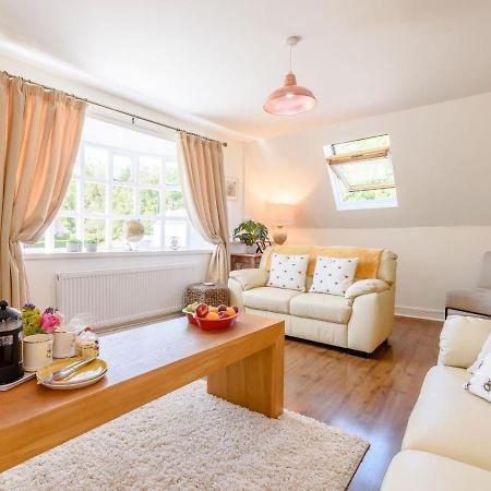 Waters Edge Apartment Ystradgynlais Bagian luar foto