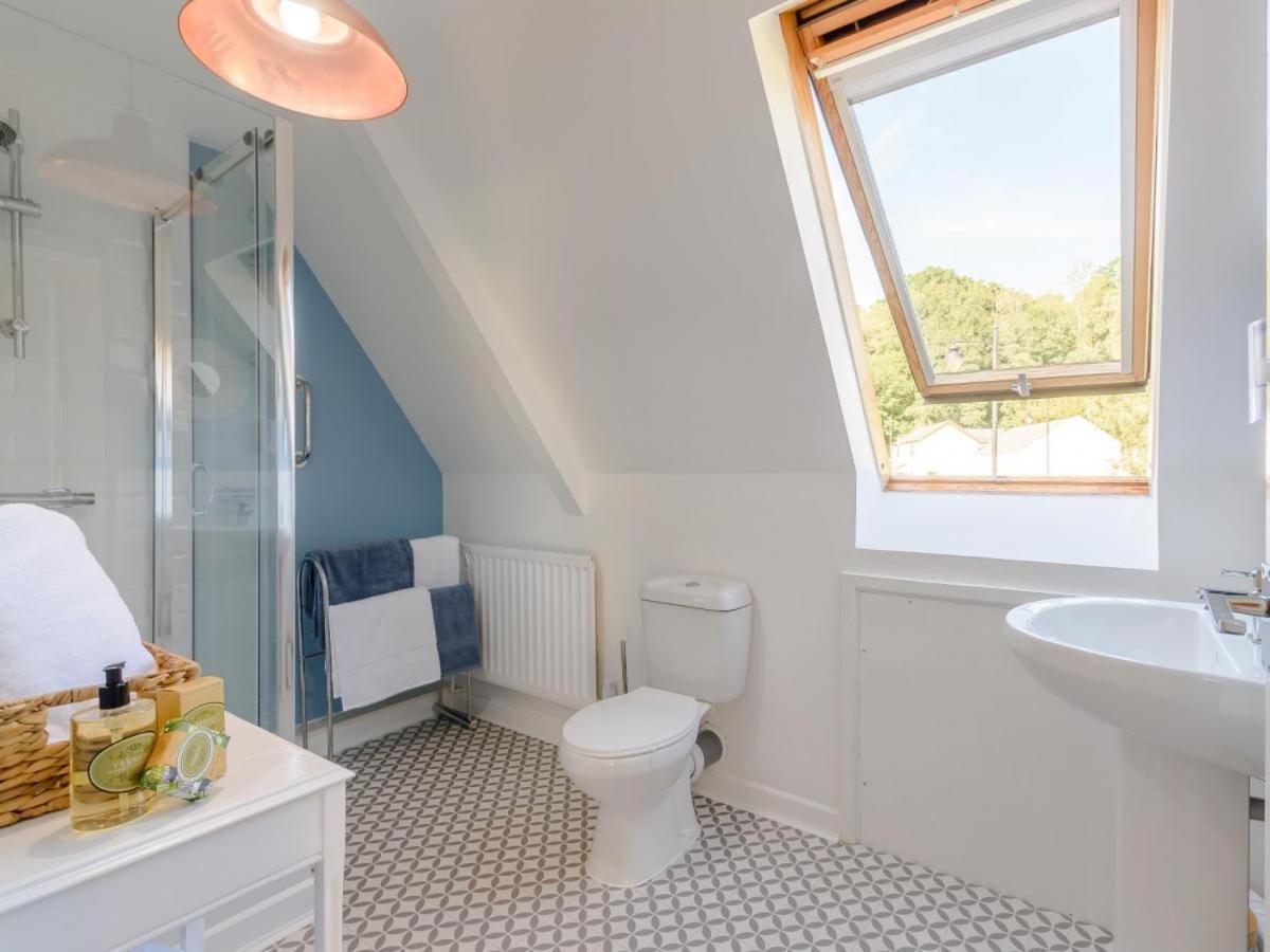Waters Edge Apartment Ystradgynlais Bagian luar foto