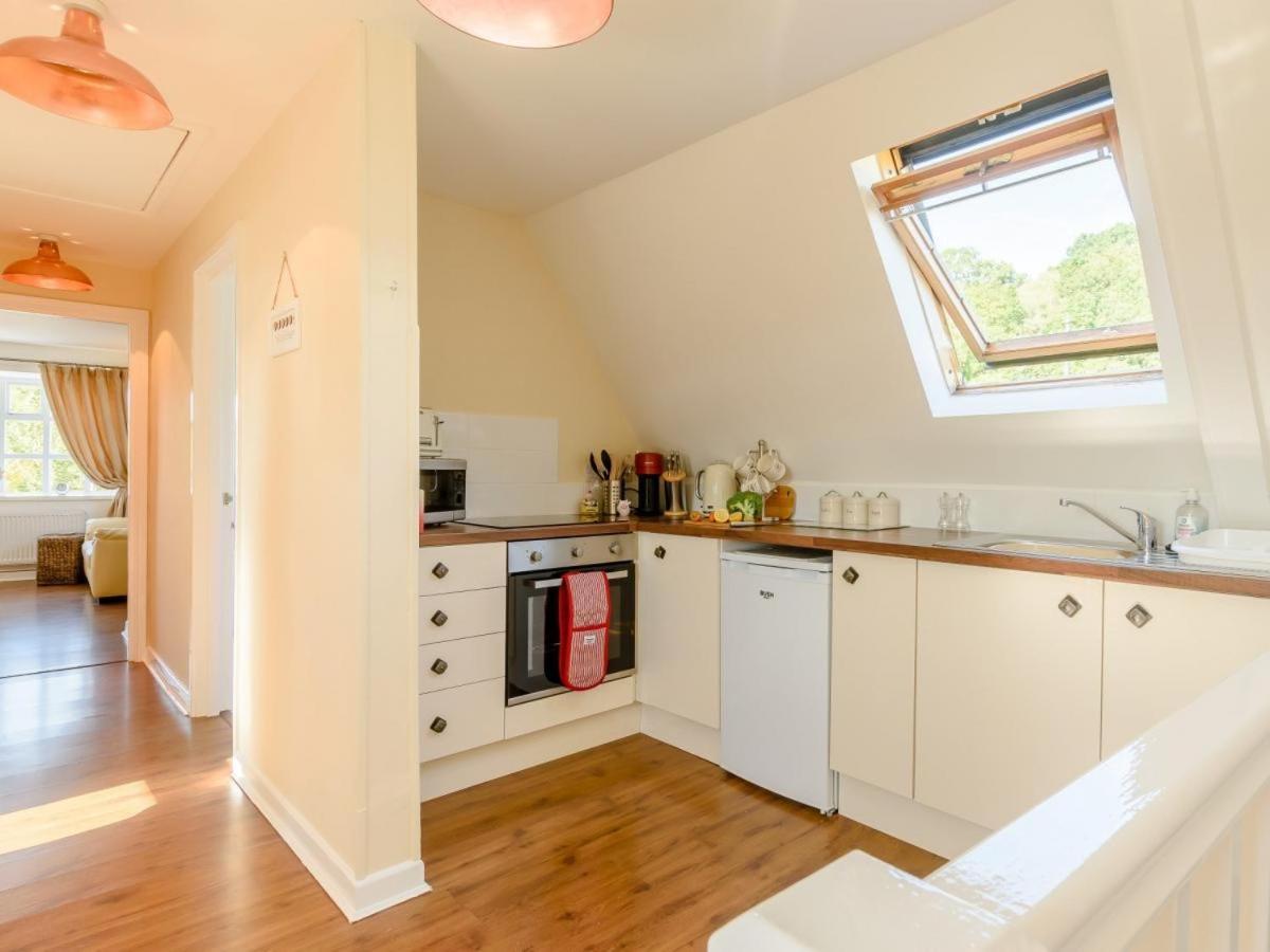 Waters Edge Apartment Ystradgynlais Bagian luar foto